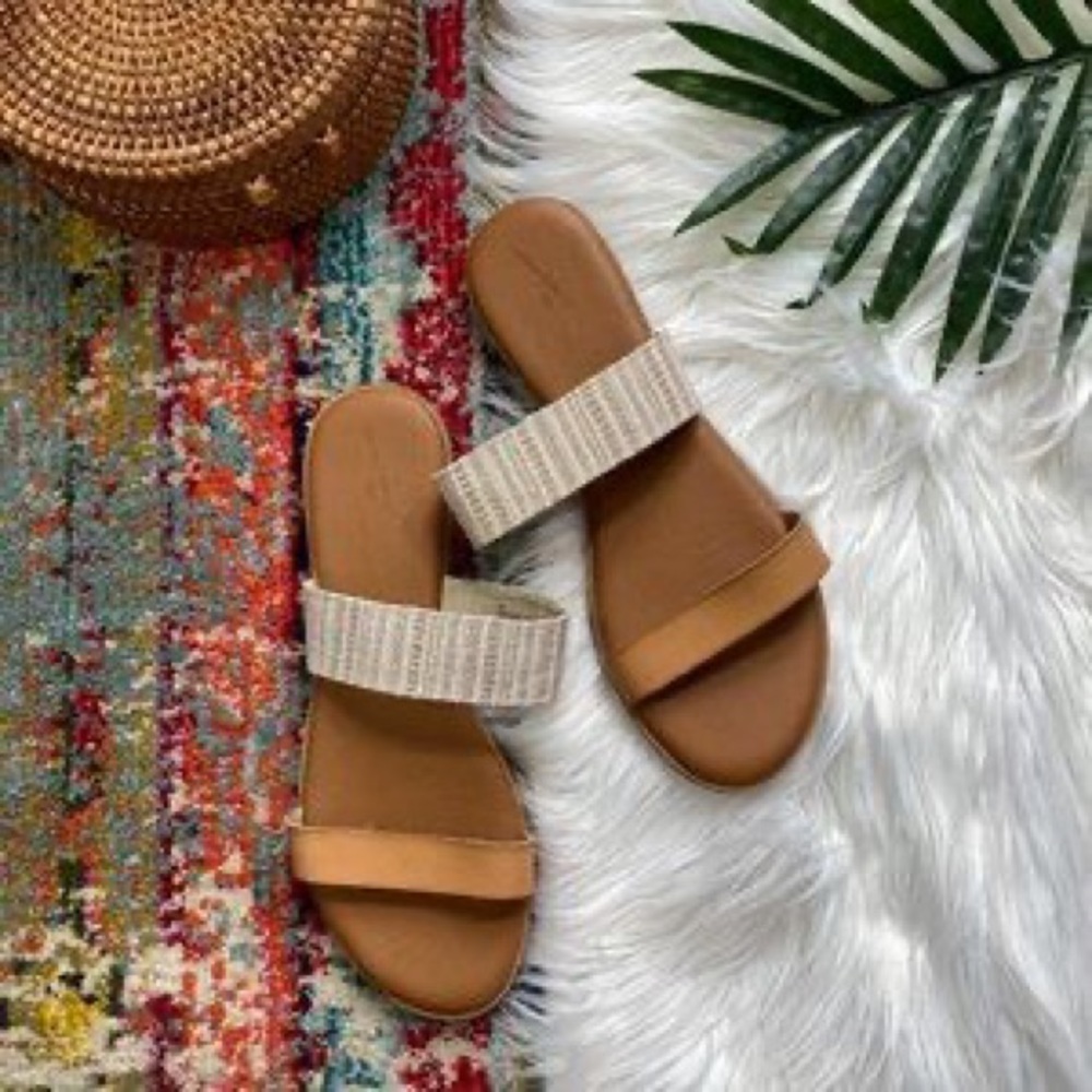 Universal Thread Beige Sandals - Picture 5 of 5